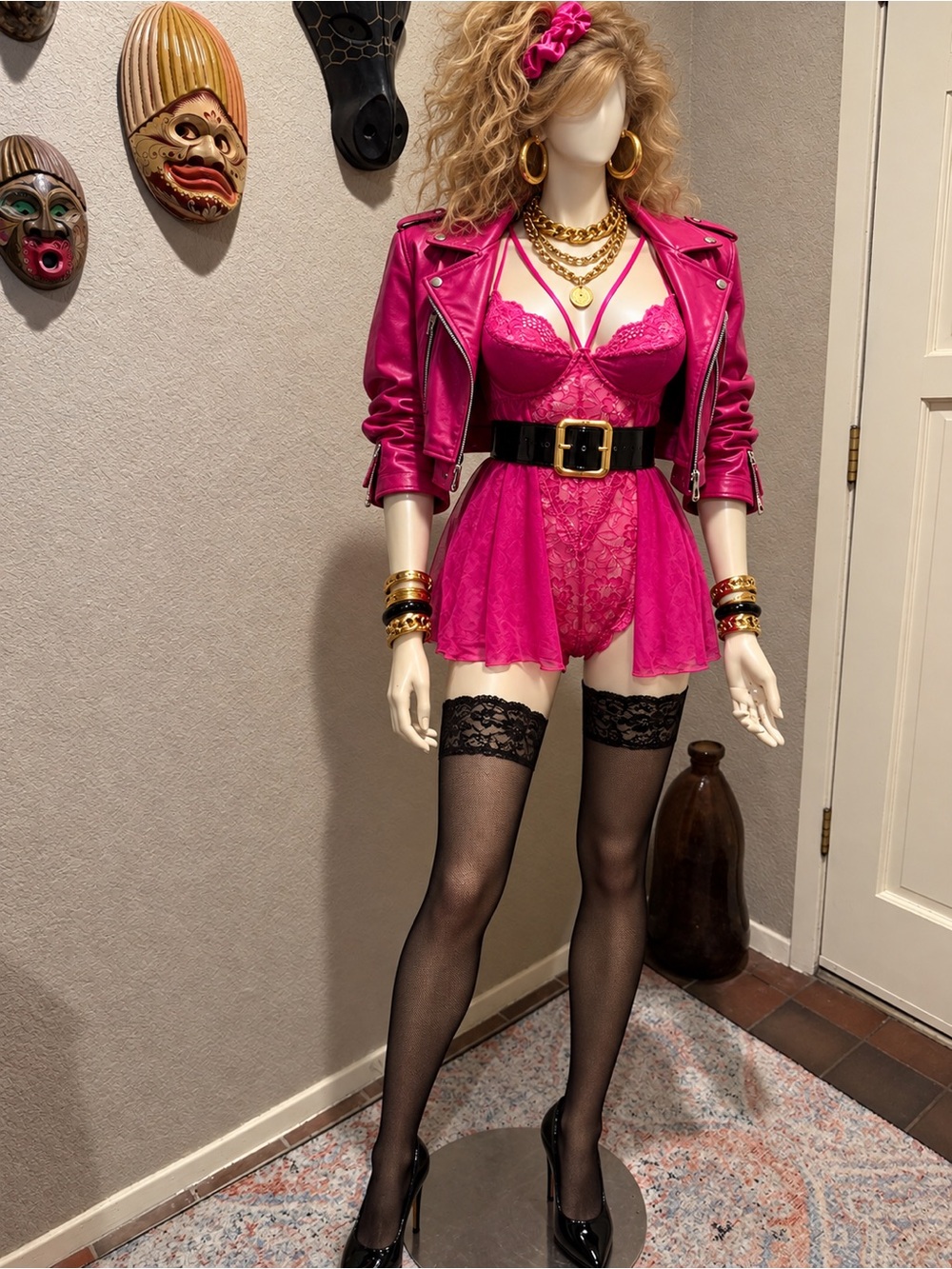 Perfect sexy 80s costume Women's Fuchsia Lace Teddy